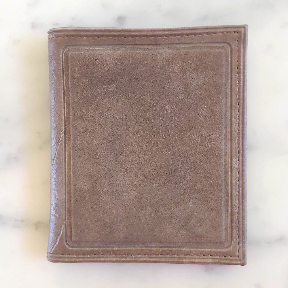 RARE FIND! NWOT. Vintage Leather with Middle Suede Leather Wallet.